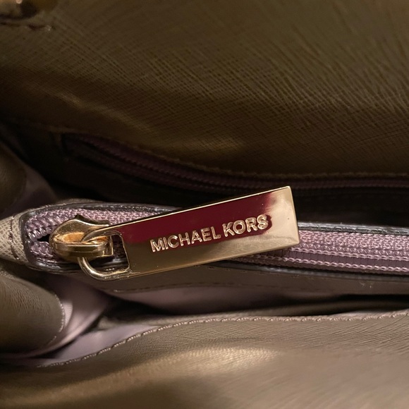 HP ๐ Michael Kors Emma North South Tote - Picture 7 of 10